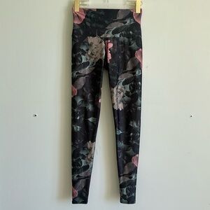 Onzie Flow Hot Yoga High Rise Legging Alpine Floral Green Pink Size XS